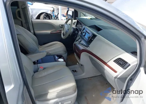 2012 Toyota Sienna Xle V6 7 Passenger Auto Access Seat/Xle V6 8 Passenger из США, поврежденный, VIN 5TDYK3DC7CS271075